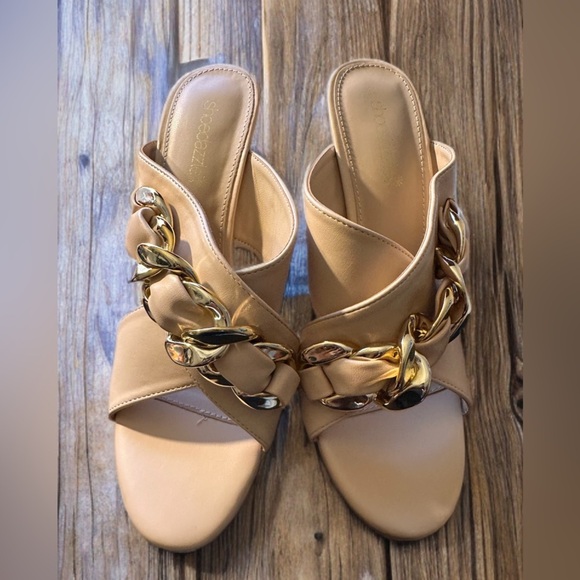 NEW WOMEN’S PLATFORM WEDGE OPEN TOE  CHAIN EMBELLISHED HEELS SIZE 11 COLOR TAN - Picture 1 of 10